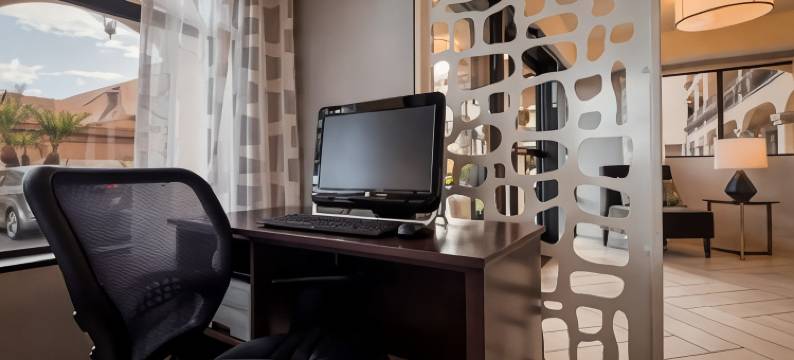 洛斯阿拉米托斯贝斯特韦斯特酒店(Best Western Los Alamitos Inn & Suites)图片