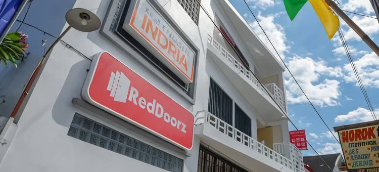 RedDoorz Plus near Pasar Gede Solo图片