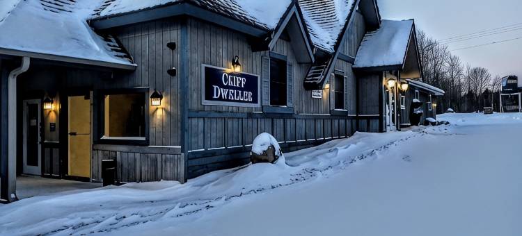 苏必利尔湖悬崖居民酒店(Cliff Dweller on Lake Superior)图片