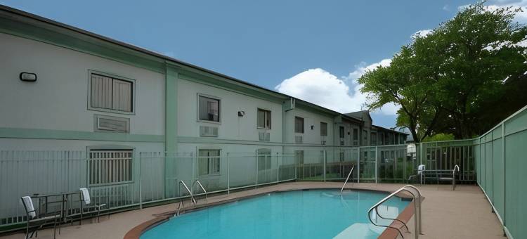 休斯顿霍比机场品质套房酒店(Quality Suites Houston Hobby Airport)图片