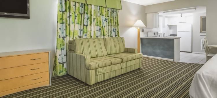 温特黑文湖泊群罗德威套房旅馆(Rodeway Inn & Suites Winter Haven Chain of Lakes)图片