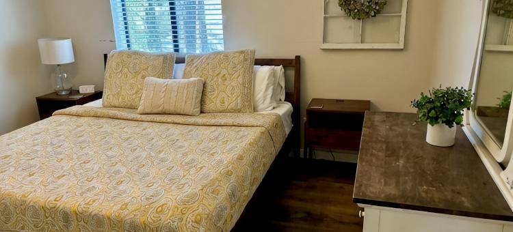 山崖壮观湖景小屋-中央空调！(Spectacular Mountain Bluff Cabin with Lake Views-Central AC!)图片