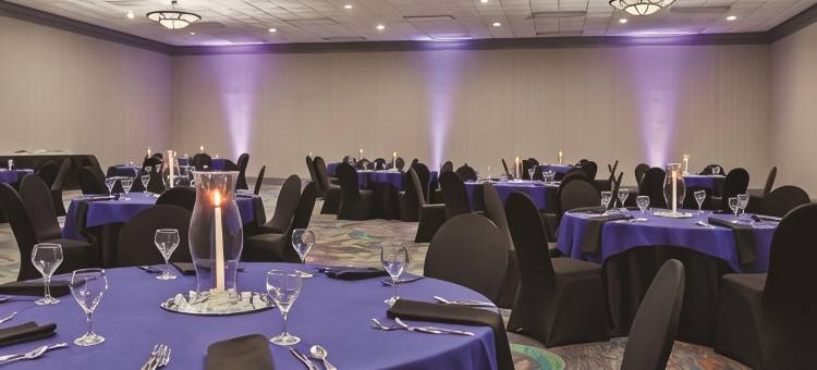 沃斯堡北化石溪丽笙酒店(Radisson Hotel Fort Worth North-Fossil Creek)图片