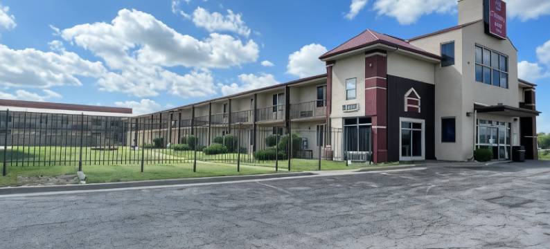 坎萨斯城独立城I-70E 乡村套房运动复合式酒店(Countryside Suites Kansas City Independence I-70 East Sports Complex Hotel)图片