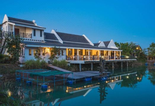 Lemon Resort Hotel Overview