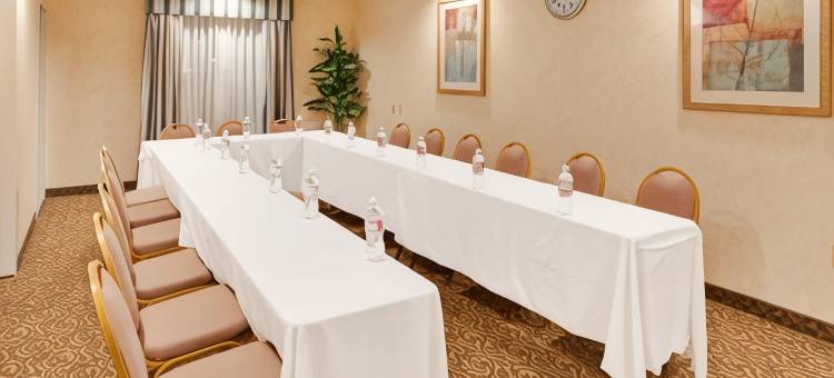 Holiday Inn Express 德拉诺HWY 99(Holiday Inn Express Delano Hwy 99)图片