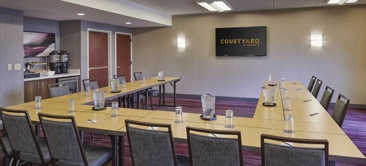 芝加哥-奥克布鲁克特莱斯露台万怡酒店(Courtyard Chicago Oakbrook Terrace)图片