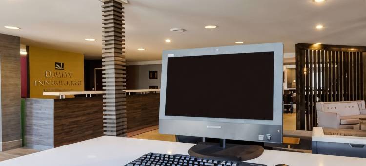 亚什兰帝王之城游乐园附近凯艺套房酒店(Quality Inn & Suites Ashland Near Kings Dominion)图片