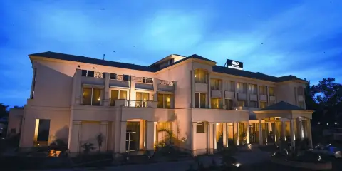 哈里瓦安布羅希亞薩諾瓦柱廊酒店