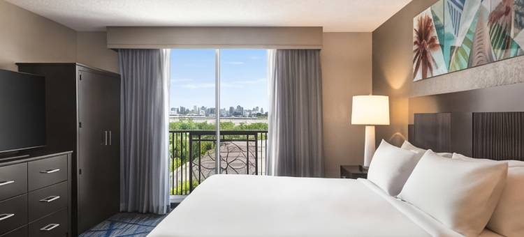 迈阿密国际机场希尔顿旗下大使套房酒店(Embassy Suites by Hilton Miami International Airport)图片