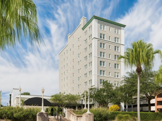 莱克兰特拉斯酒店，希尔顿启缤精选