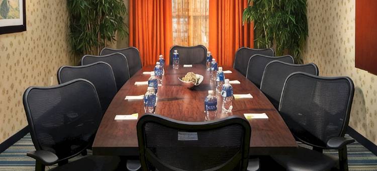 奥兰多布纳维斯塔湖万豪万枫套房酒店，位于万豪村内(Fairfield Inn & Suites by Marriott Orlando Lake Buena Vista in The Marriott Village)图片
