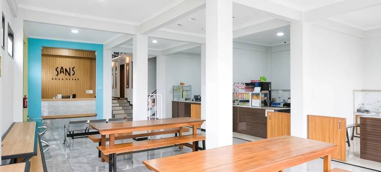 桑斯阿雅巴图酒店(Sans Arya Hotel Batu)图片