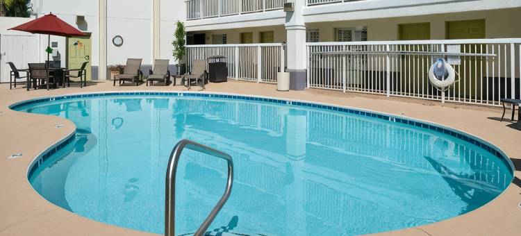 凤凰城贝蒙特/坦佩大学酒店及套房by Wyndham(Baymont Inn & Suites by Wyndham Tempe University/Phoenix)图片