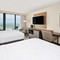 Holiday Inn VA泳滩赛德(21 ST)