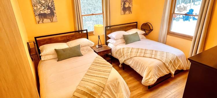 木屋 风景优美！台球桌 - 户外火炉 - 可直达河畔 - 游戏厅(Scenic VIEWS! Pool table - Fire Pit - River Access - Arcade)图片