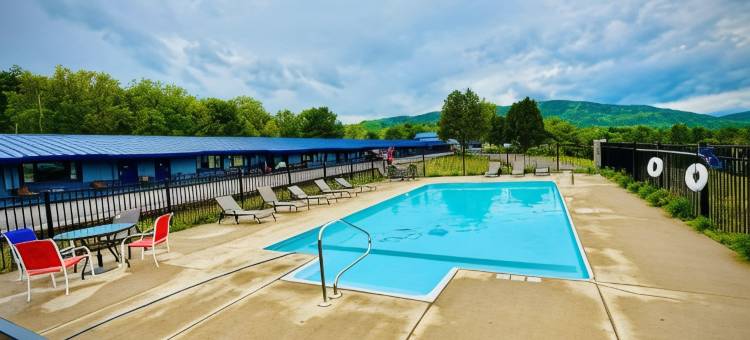 Travelodge by Wyndham Lake George NY图片