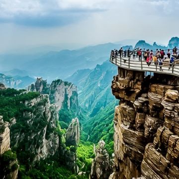 白石山世界地质公园+易水湖景区+恋乡太行水镇2日1晚跟团游