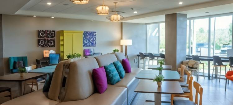 亚特兰大机场西希尔顿惠庭套房酒店(Home2 Suites by Hilton Atlanta Airport West)图片