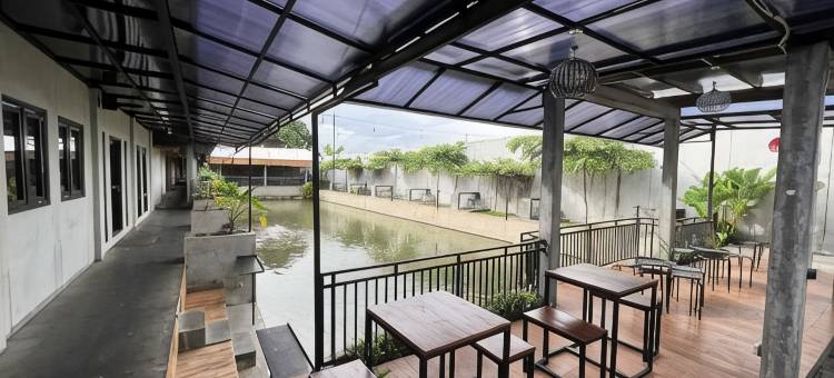 位于尖米士的12卧室公寓-4平方米|带12个独立浴室(Backyard Guest House)图片