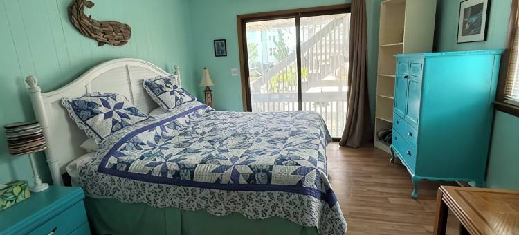 家庭友好，距海滩仅数步之遥，宠物友好型度假屋(Family and Pet Friendly, steps from the beach)图片