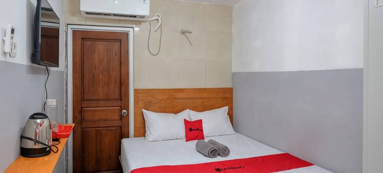 红门酒店-近穆廖萨里(RedDoorz Near Mulyosari)图片