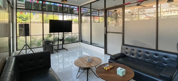 Urbanview Hotel Trunojoyo Banyuwangi by RedDoorz图片