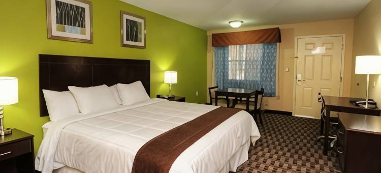 桥市/奥兰奇凯艺套房酒店(Quality Inn & Suites Bridge City Orange)图片