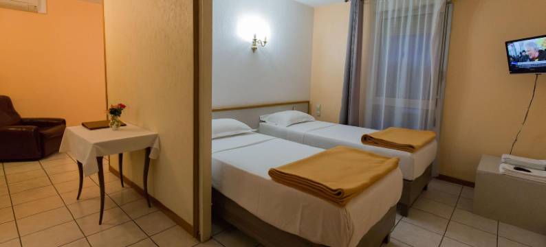 拉罗佳德酒店(Hôtel la Rocade)图片