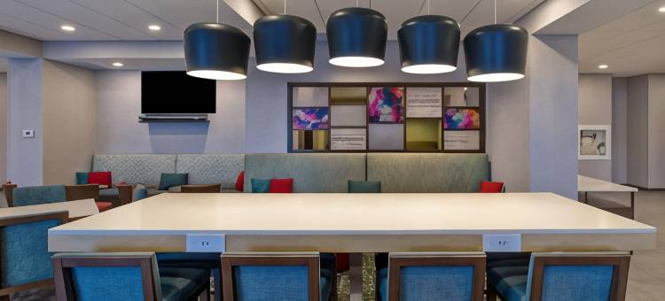 希尔顿欢朋酒店布罗克维尔(Hampton Inn by Hilton Brockville, on)图片