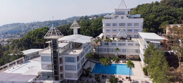 沙努尔皇家酒店(Royal Senyiur Hotel)图片