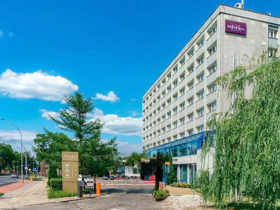 琴斯托霍瓦中心美居酒店(原帕提亚美居酒店)