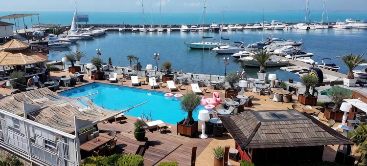 迪尼威滨海宫酒店(Hotel Palace Marina Dinevi)图片