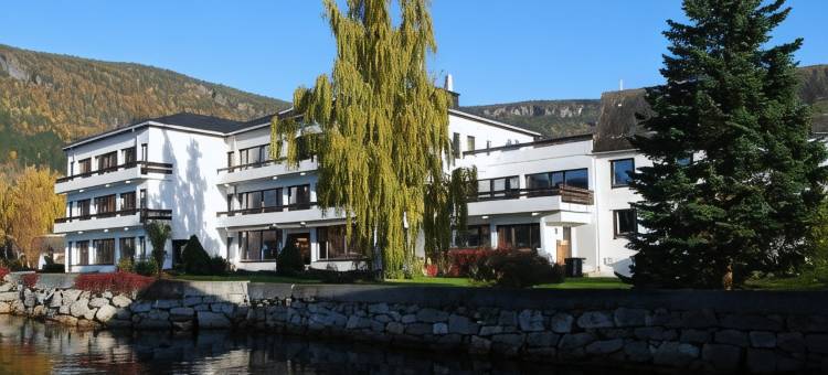 因韦克弗约德酒店(Innvik Fjordhotell)图片