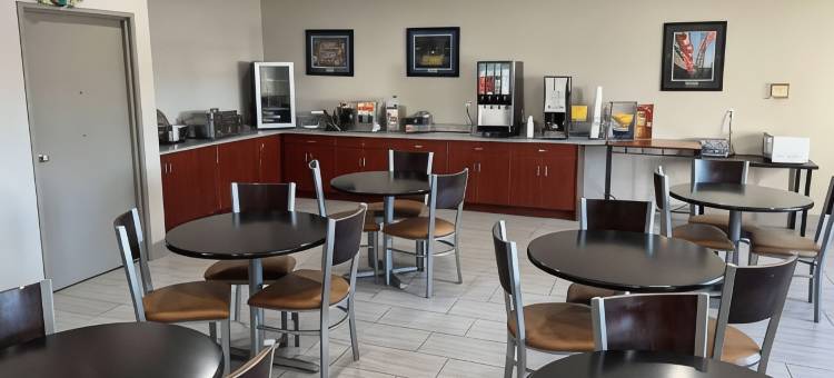 近堪萨斯赛道温德姆戴斯酒店(Days Inn by Wyndham Near Kansas Speedway)图片