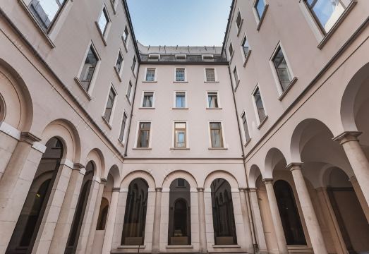 Easyhomes - Duomo Suites & Apartments Hotel Overview