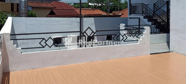 特里卡图肯达尔酒店靠近塔曼科塔韦莱里(Hotel Trikatu Kendal Near Taman Kota Weleri)图片