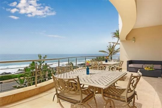 Vetho HouseHotel Overview