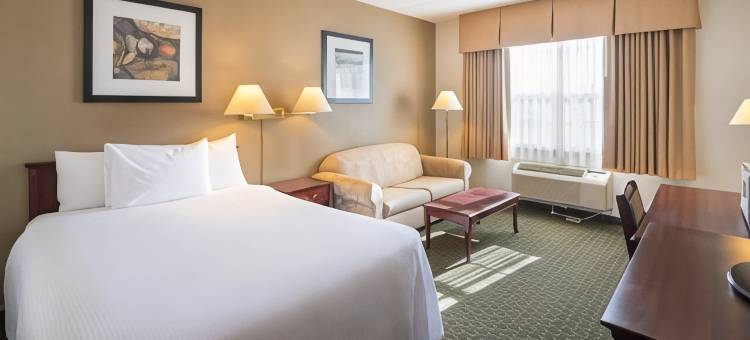 雷霆湾艾尔兰德温德姆华美达酒店(Ramada by Wyndham Thunder Bay Airlane Hotel)图片