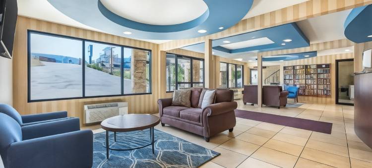 Suburban 开间布兰森大道(Suburban Studios Branson on the Strip)图片