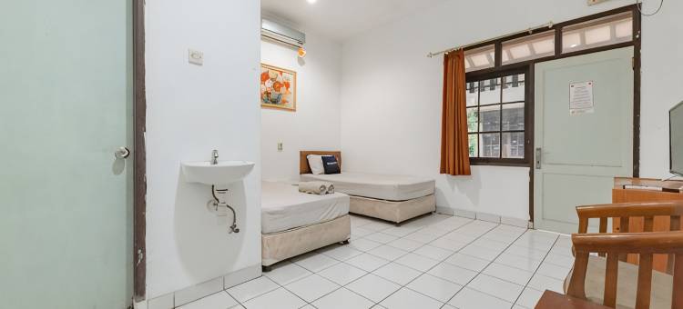 RedDoorz @ Hotel Pondok Kurnia Near Buah Batu Bandung图片