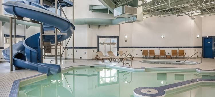 拉克拉比什华美达酒店(Ramada by Wyndham Lac la Biche)图片