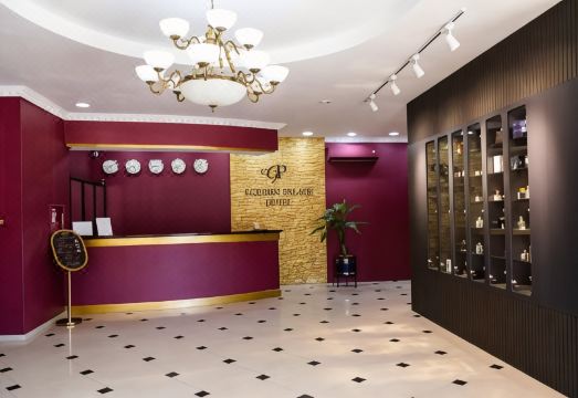 Golden Palace Hotel Overview