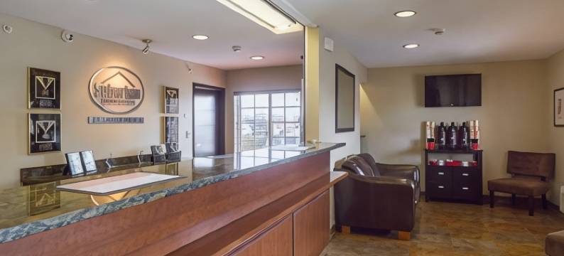 克拉克斯维尔-路易维尔北郊区套房酒店(Suburban Studios Clarksville-Louisville North)图片