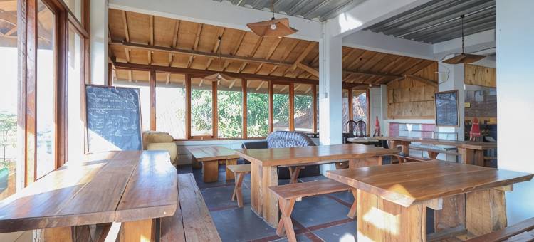 连布尔音粗伊斯兰别墅和餐厅(Lembur Incu Syariah Villa & Resto)图片