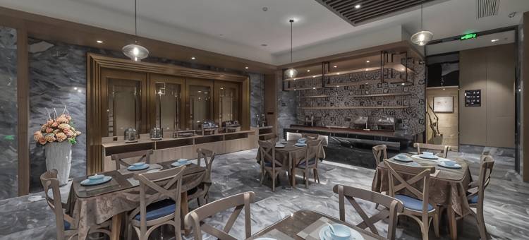 杭州铂曼LOFT影院公寓(龙湖滨江天街店)图片