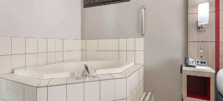 艾伯特利I-90/I-35贝斯特韦斯特优质酒店(Best Western Plus Albert Lea I-90/I-35 Hotel)图片