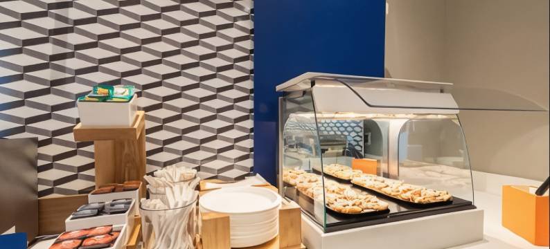 菲尼克斯中城智选假日套房酒店(Holiday Inn Express & Suites Phoenix - Midtown by IHG)图片