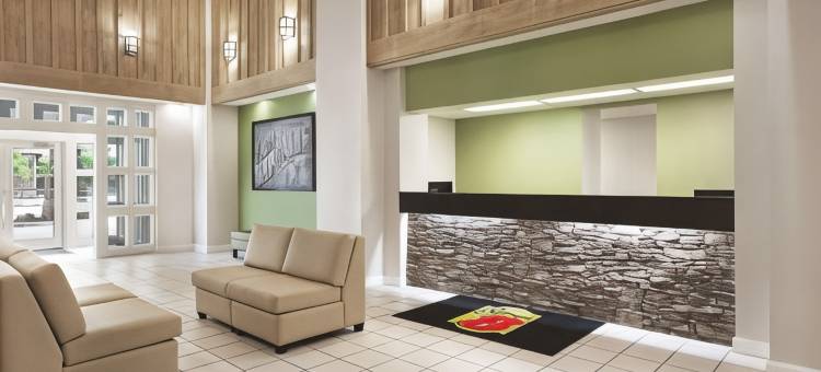 切罗基速8酒店(Super 8 by Wyndham Cherokee)图片