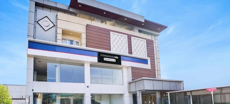 Townhouse Oak Silver City Chowk Formerly HW Residency图片